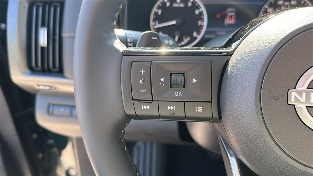 new 2025 Nissan Pathfinder car, priced at $44,948