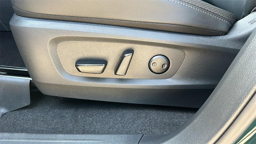 new 2025 Nissan Pathfinder car, priced at $44,948