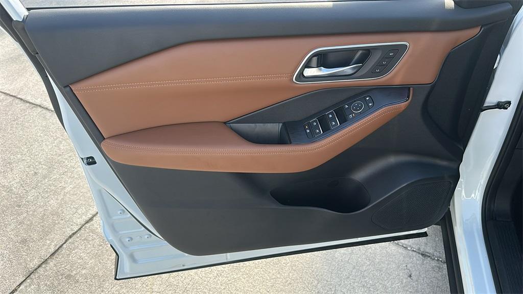 new 2025 Nissan Rogue car, priced at $41,126