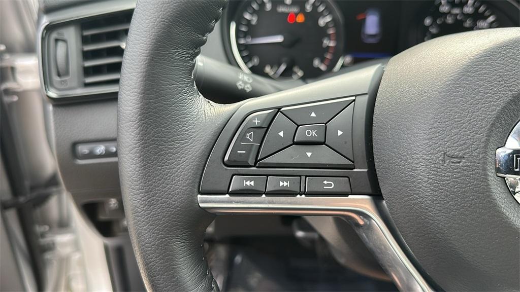 used 2019 Nissan Rogue car, priced at $17,518