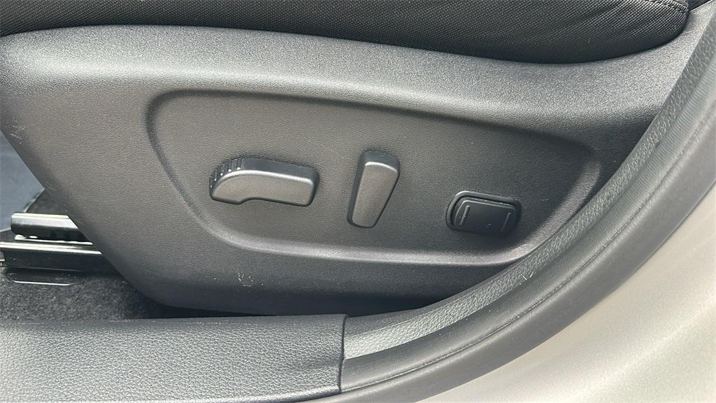 used 2019 Nissan Rogue car, priced at $17,518