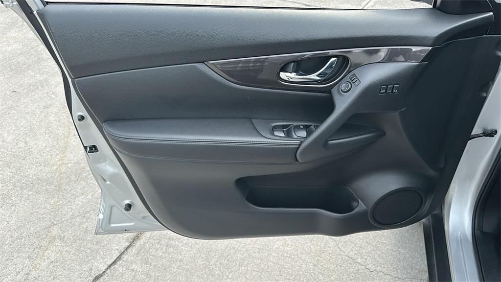 used 2019 Nissan Rogue car, priced at $17,518