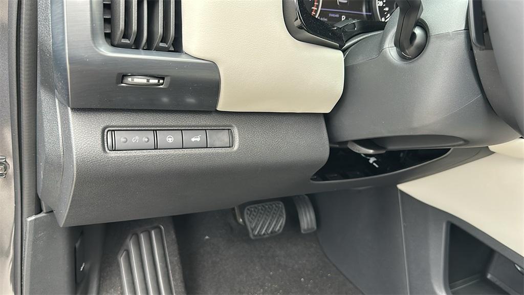 new 2025 Nissan Pathfinder car, priced at $42,682