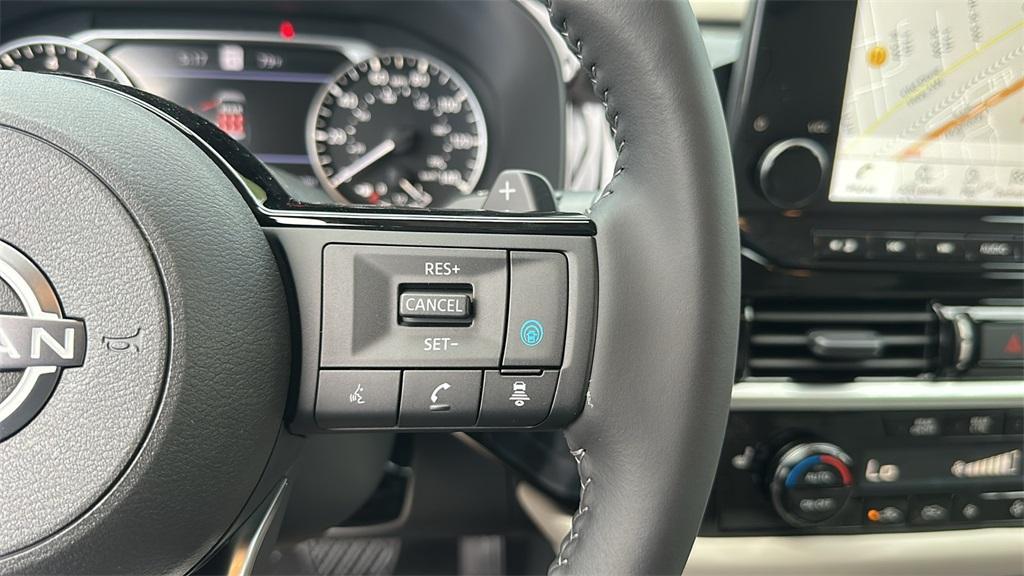new 2025 Nissan Pathfinder car, priced at $42,682