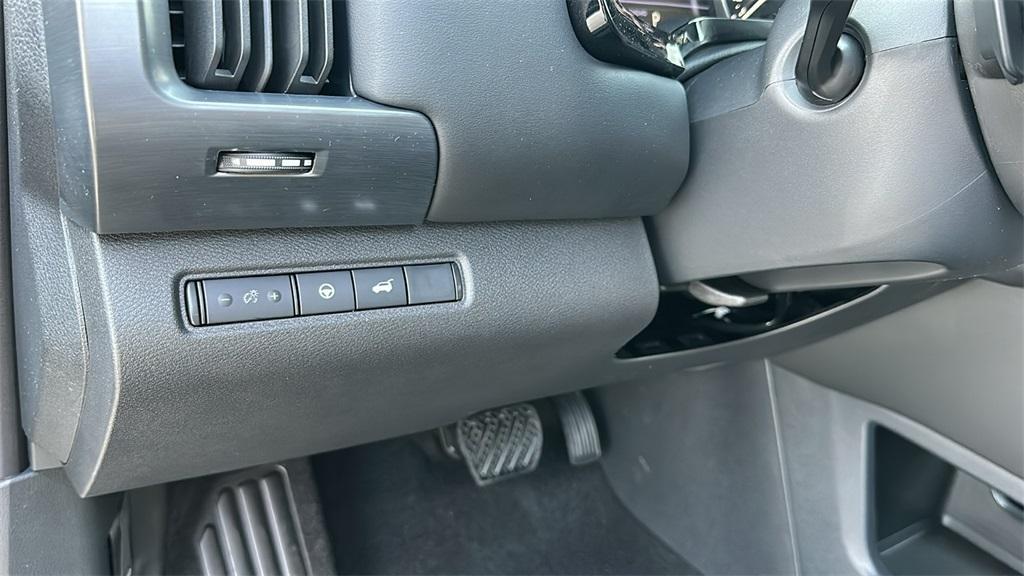 new 2025 Nissan Pathfinder car, priced at $41,629