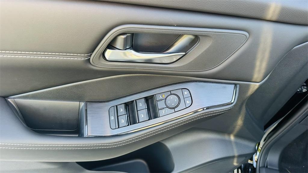 new 2025 Nissan Rogue car, priced at $32,521