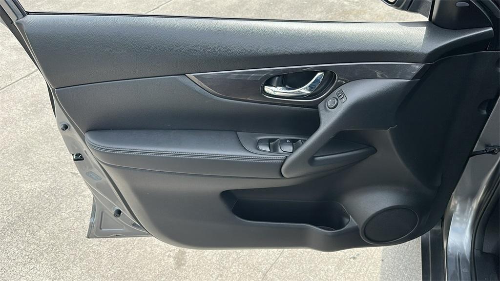 used 2019 Nissan Rogue car, priced at $13,988
