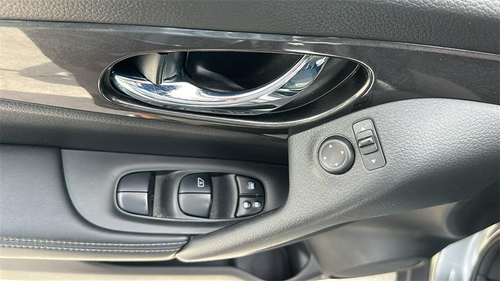 used 2019 Nissan Rogue car, priced at $13,988