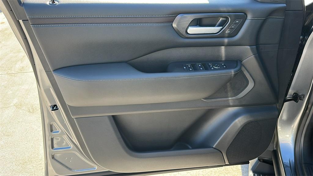 new 2025 Nissan Armada car, priced at $66,128
