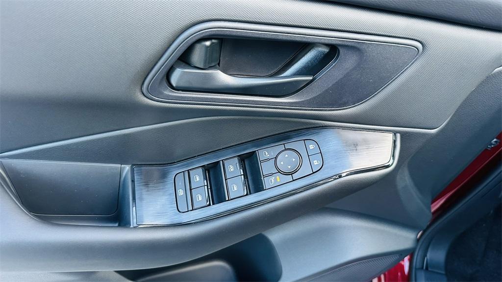 new 2025 Nissan Rogue car, priced at $31,301