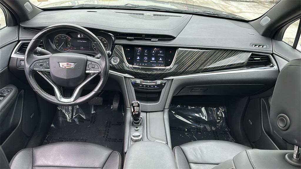 used 2023 Cadillac XT6 car, priced at $30,995