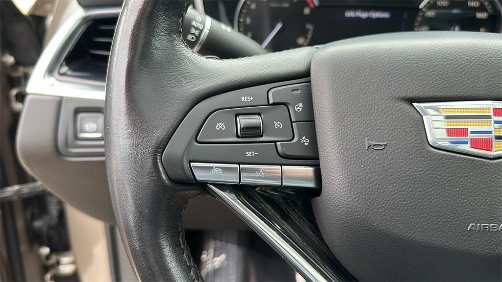 used 2023 Cadillac XT6 car, priced at $30,995