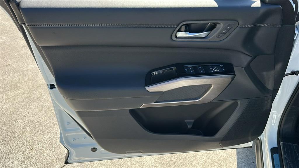 new 2025 Nissan Pathfinder car, priced at $49,410