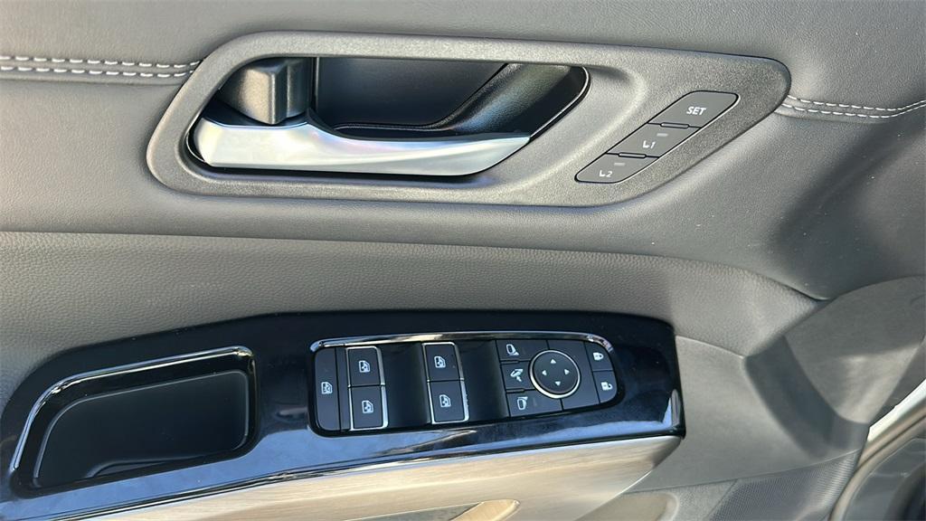 new 2025 Nissan Pathfinder car, priced at $49,410