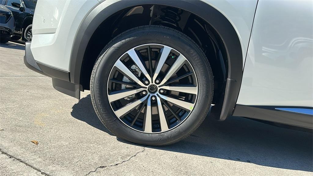 new 2025 Nissan Pathfinder car, priced at $49,410