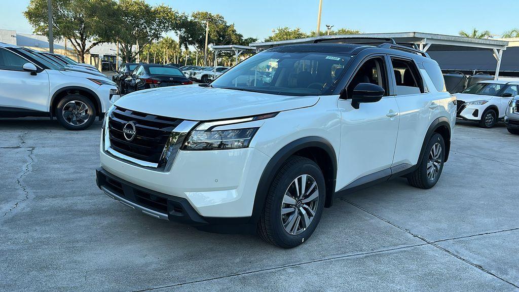 new 2024 Nissan Pathfinder car, priced at $35,097