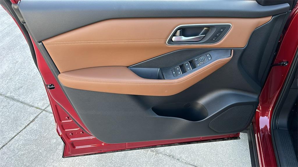 new 2025 Nissan Rogue car, priced at $39,946