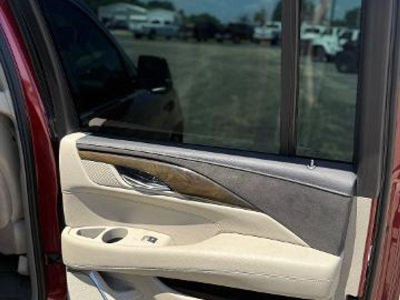 used 2020 Cadillac Escalade ESV car, priced at $43,998