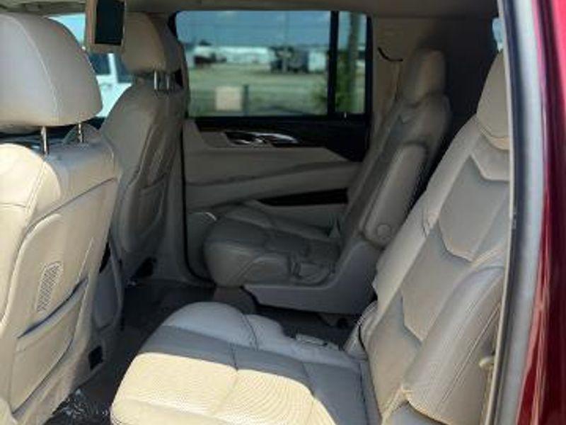 used 2020 Cadillac Escalade ESV car, priced at $43,998