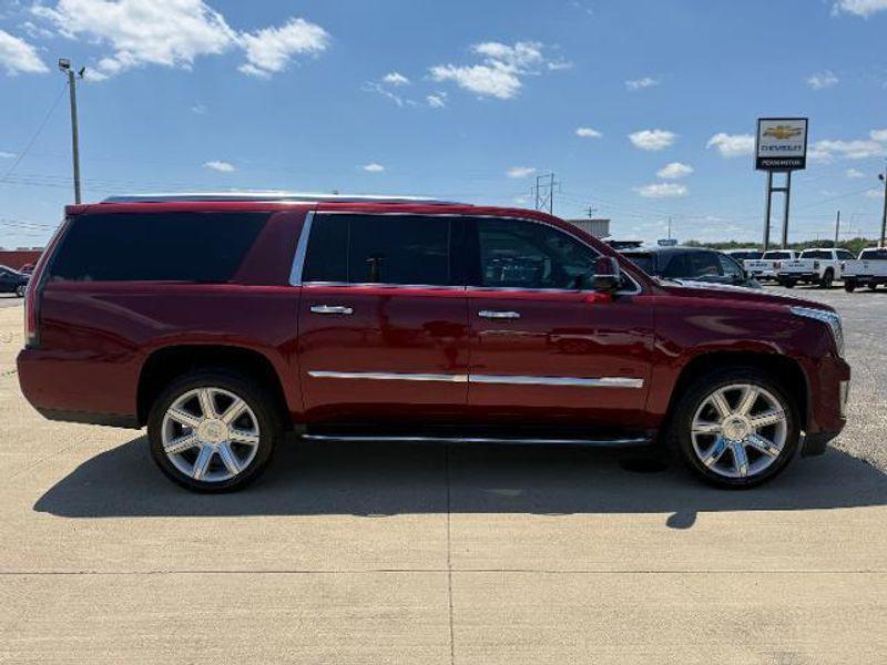 used 2020 Cadillac Escalade ESV car, priced at $43,998