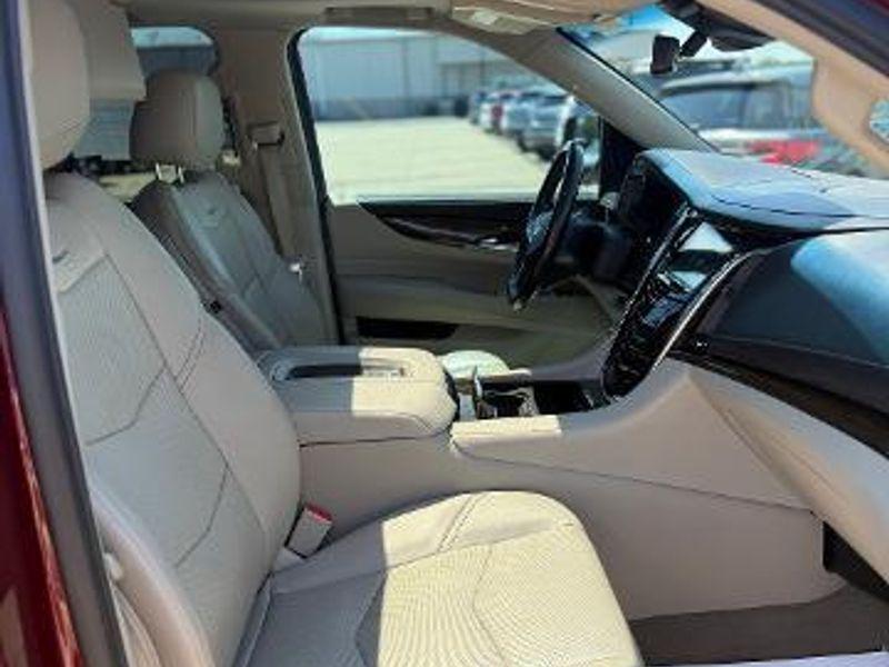used 2020 Cadillac Escalade ESV car, priced at $43,998