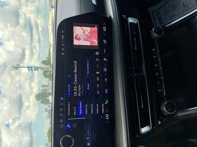 used 2024 Chevrolet Traverse car, priced at $37,998