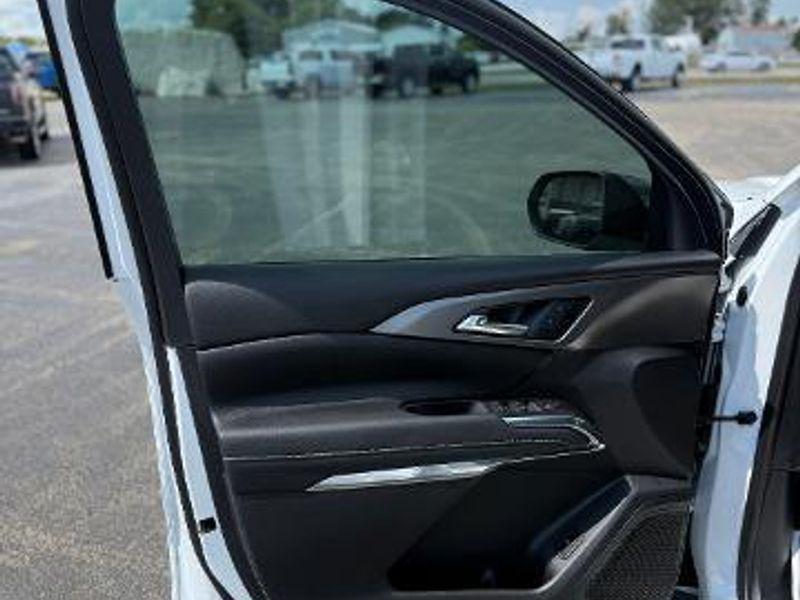 used 2024 Chevrolet Traverse car, priced at $37,998