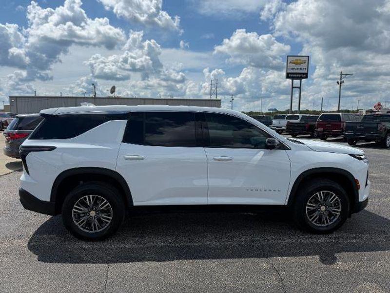 used 2024 Chevrolet Traverse car, priced at $37,998