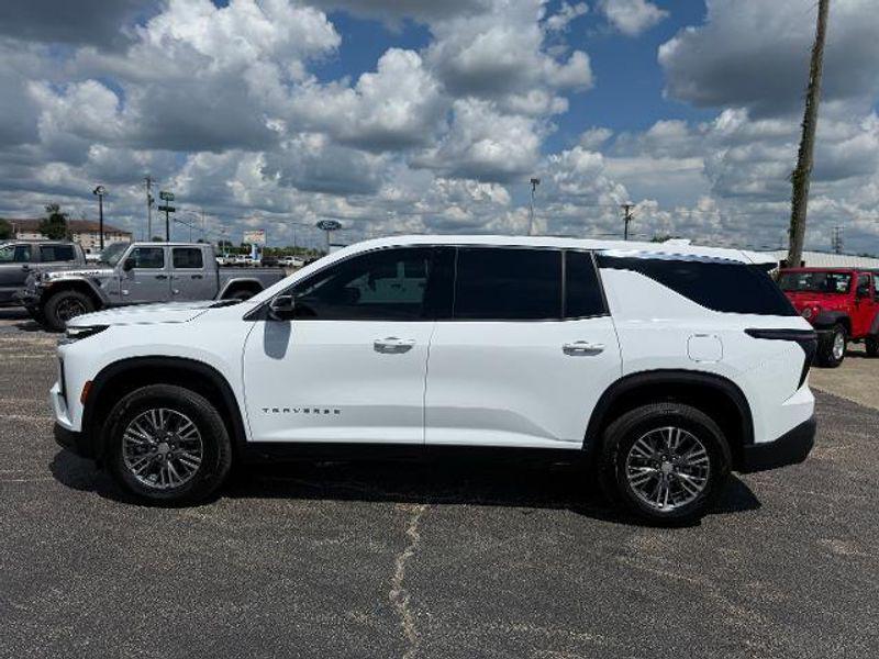 used 2024 Chevrolet Traverse car, priced at $37,998