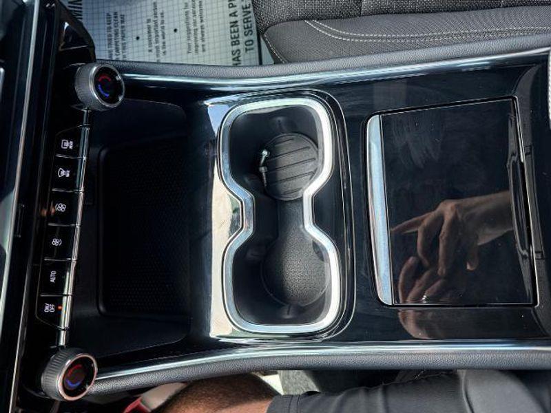 used 2024 Chevrolet Traverse car, priced at $37,998