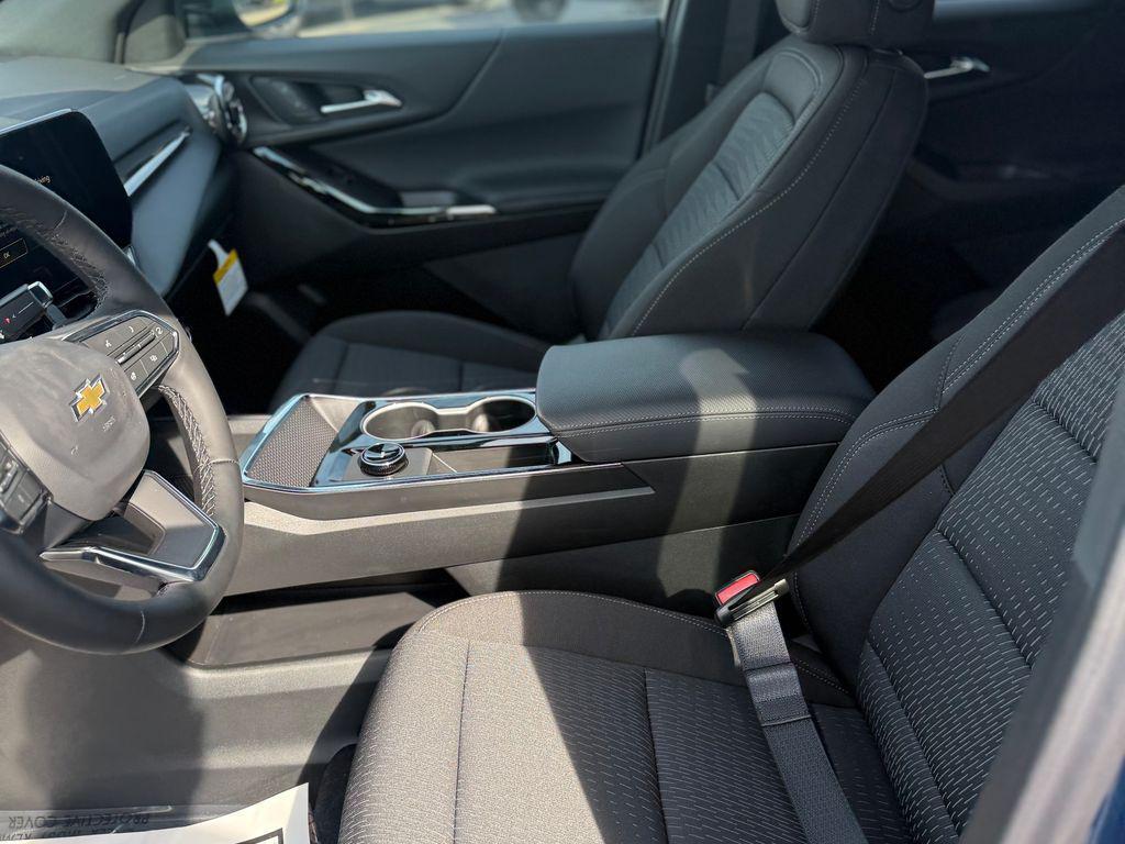 new 2026 Chevrolet Equinox car, priced at $32,140