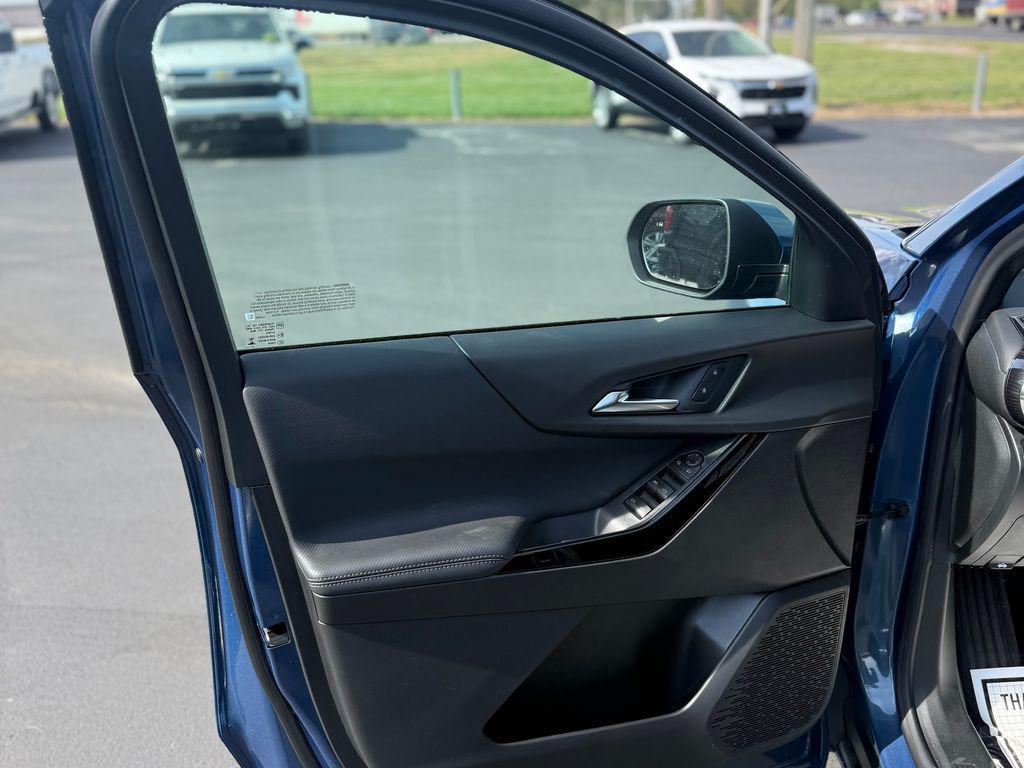 new 2026 Chevrolet Equinox car, priced at $32,140