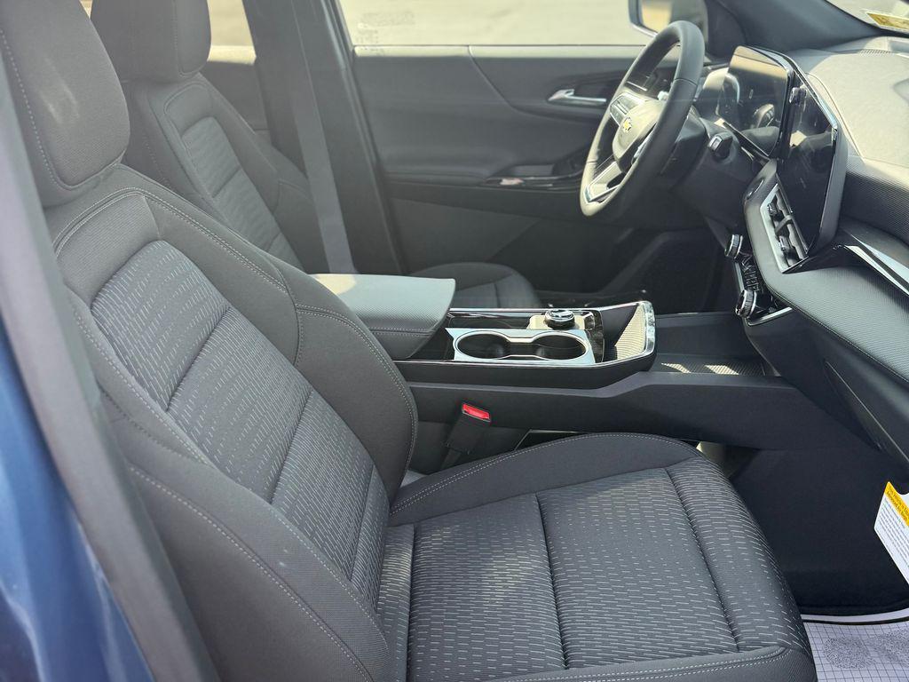 new 2026 Chevrolet Equinox car, priced at $32,140