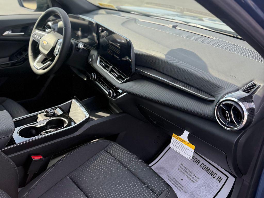 new 2026 Chevrolet Equinox car, priced at $32,140