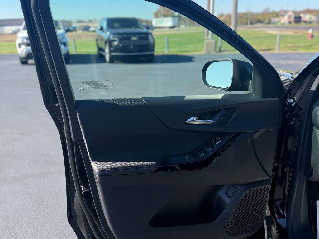 new 2026 Chevrolet Equinox car, priced at $35,660