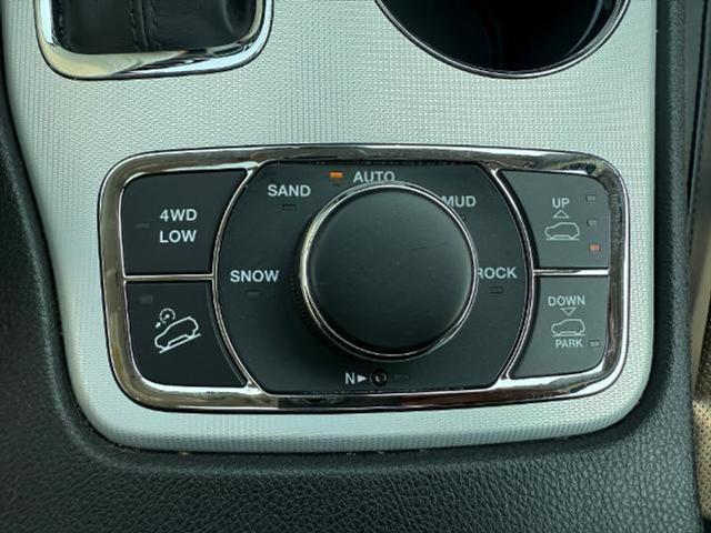 used 2018 Jeep Grand Cherokee car, priced at $23,979
