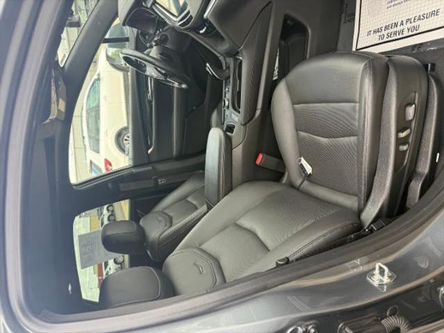 used 2022 Cadillac XT5 car, priced at $37,095