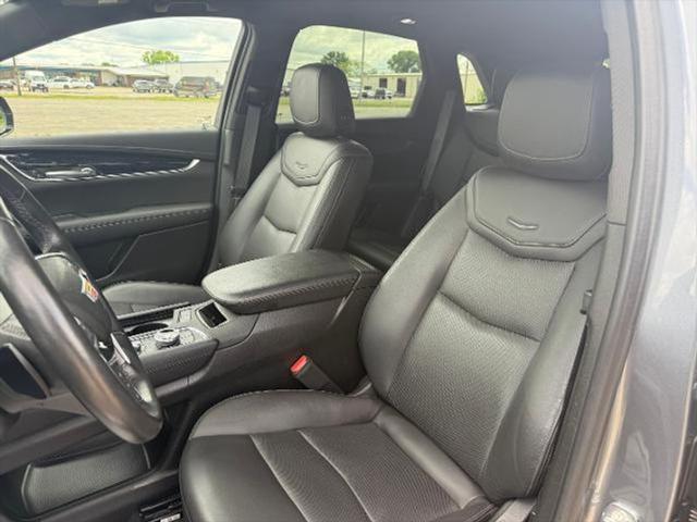 used 2022 Cadillac XT5 car, priced at $37,095