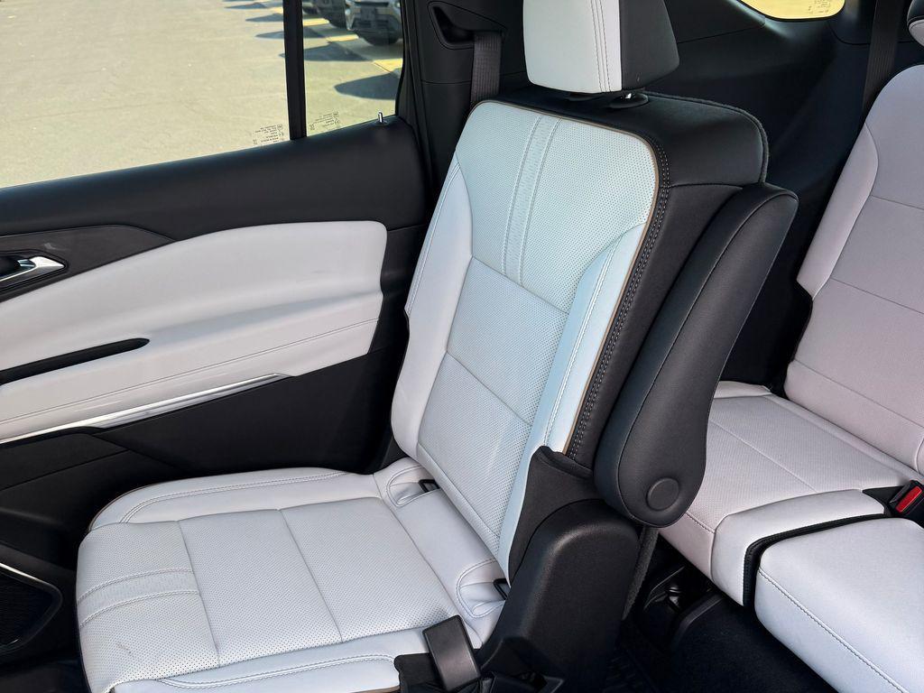 new 2026 Chevrolet Traverse car, priced at $57,715