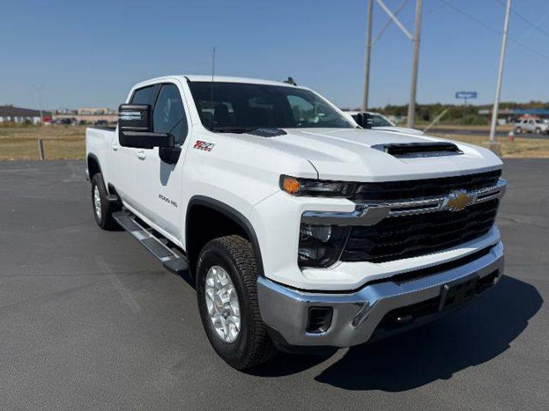 new 2024 Chevrolet Silverado 2500 car