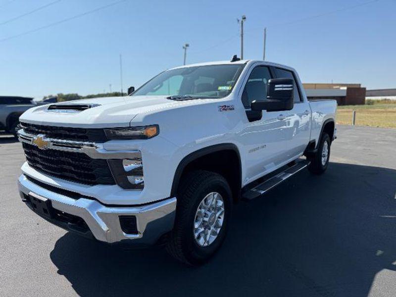 new 2024 Chevrolet Silverado 2500 car