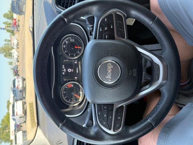 used 2019 Jeep Cherokee car, priced at $17,295