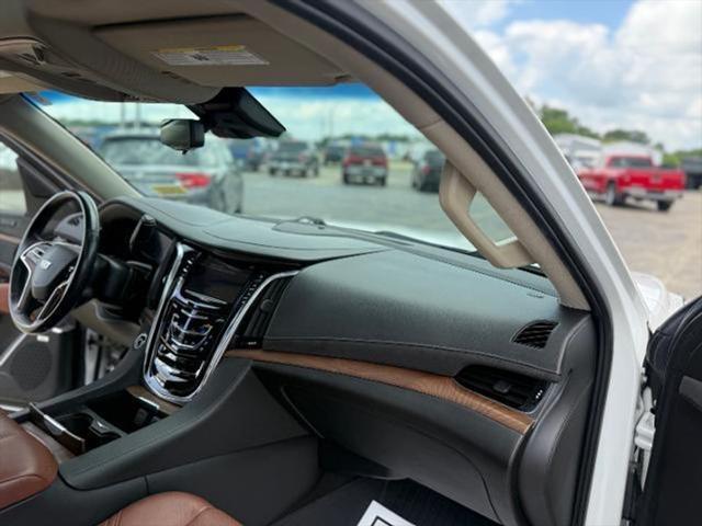 used 2020 Cadillac Escalade ESV car, priced at $33,295
