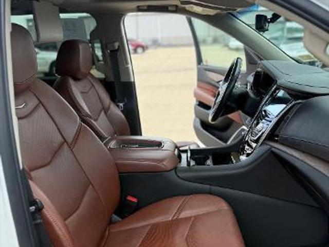 used 2020 Cadillac Escalade ESV car, priced at $33,295