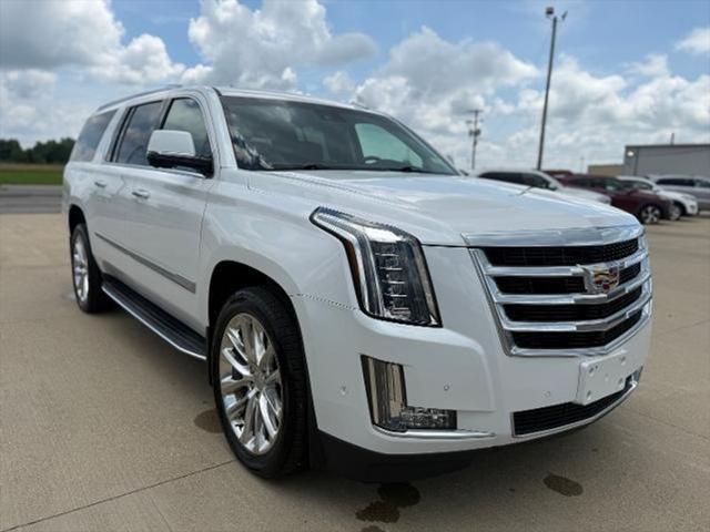 used 2020 Cadillac Escalade ESV car, priced at $33,295