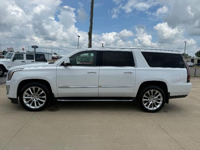 used 2020 Cadillac Escalade ESV car, priced at $33,295