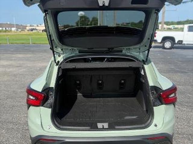 new 2025 Chevrolet Trax car, priced at $27,645