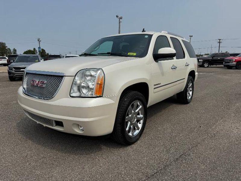 used 2014 GMC Yukon car, priced at $19,999