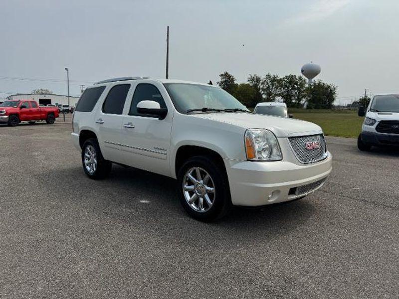 used 2014 GMC Yukon car, priced at $19,999