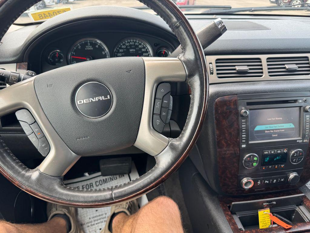 used 2014 GMC Yukon car, priced at $19,999